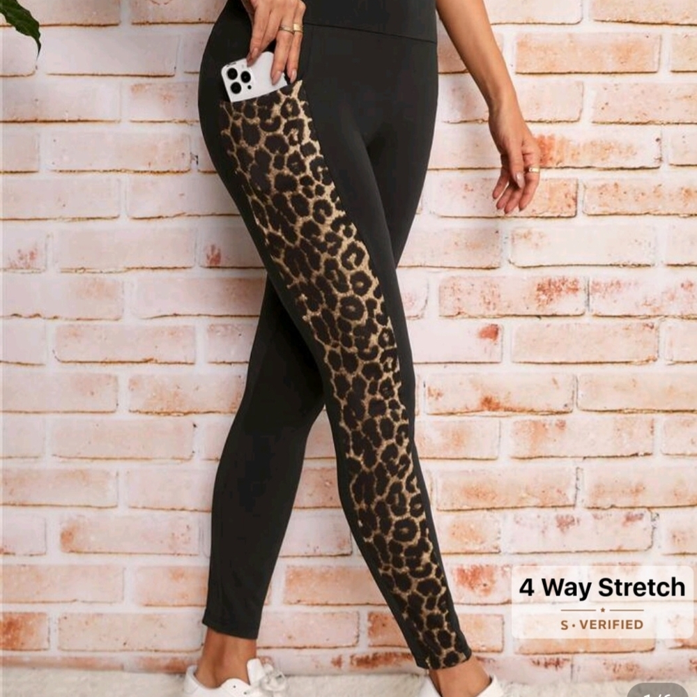 SHEIN Top & Leggings Leopard Set